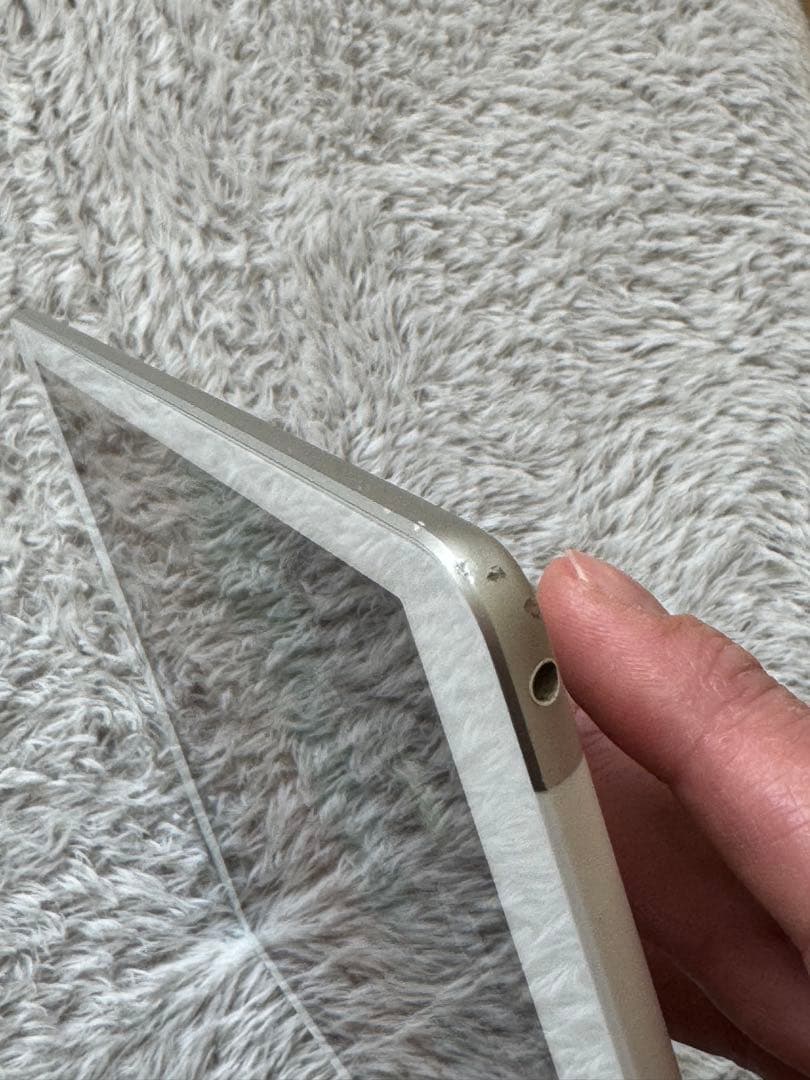 iPad 第6世代 SIMフリー　32GB