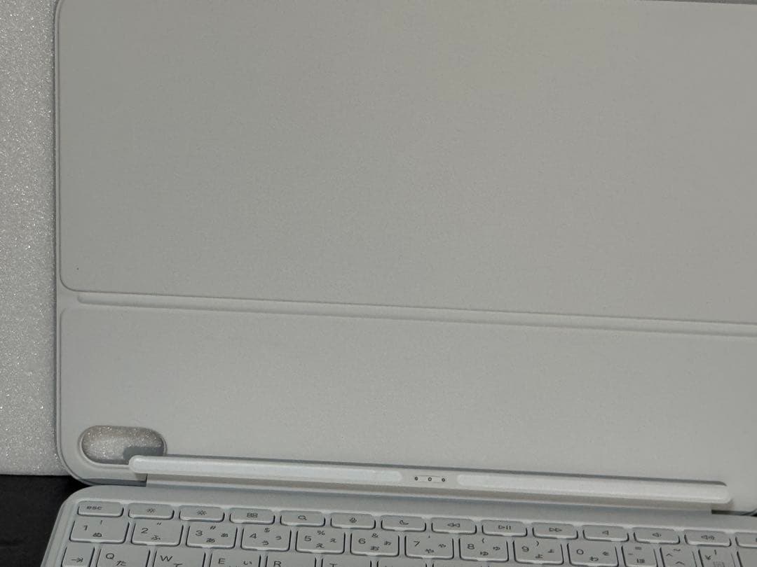 Apple 純正　iPad Magic Keyboard Folio A2695