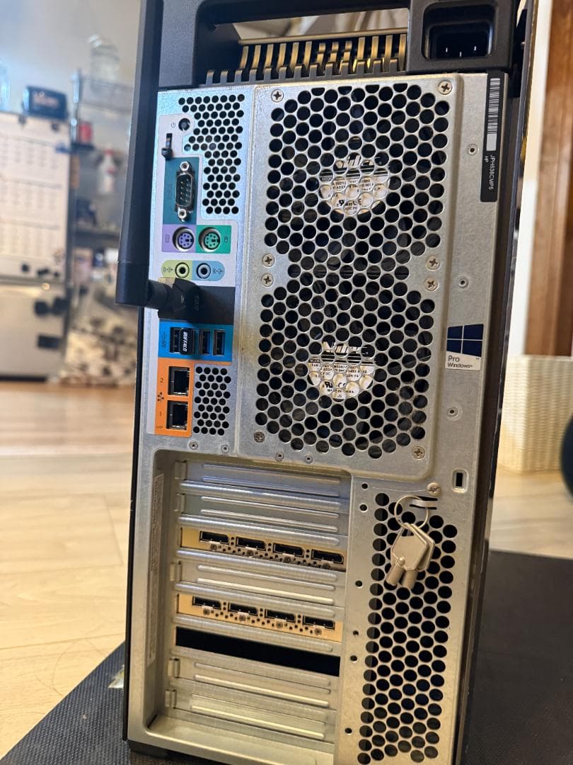 投資家向け８画面仕様！　メモリ192G CPU×２枚！HP Z840 中古