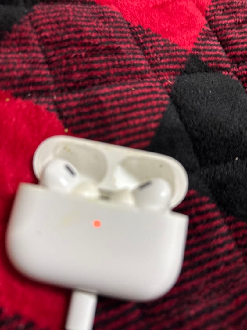 Y*a様 AirPods Pro 第2世代本体 充電ケース付き