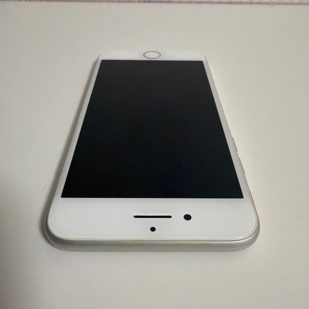 Apple iPhone8 ホワイト64GB SIMロック解除済