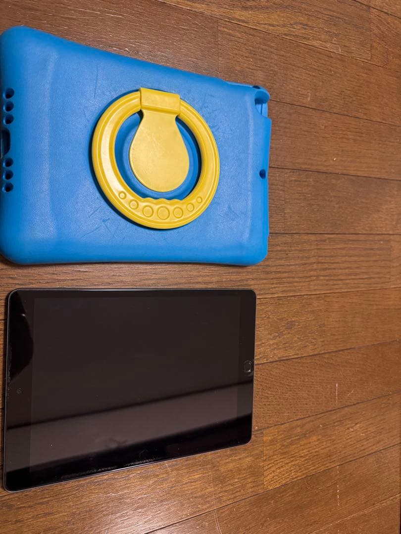 Apple iPad シルバー 本体 10.2インチiPad （64GB）