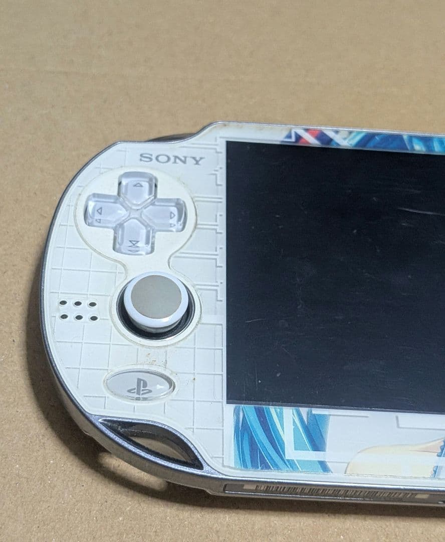 PSV クリスタル・ホワイト初音ミク本体のみ·8GBメモカ·追加セット