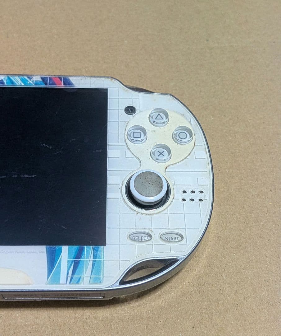 PSV クリスタル・ホワイト初音ミク本体のみ·8GBメモカ·追加セット