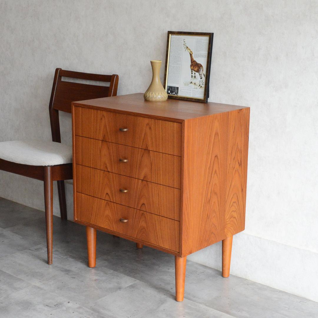 Okinawa　デンマーク チーク４段スモールチェスト 北欧家具 真鍮把手