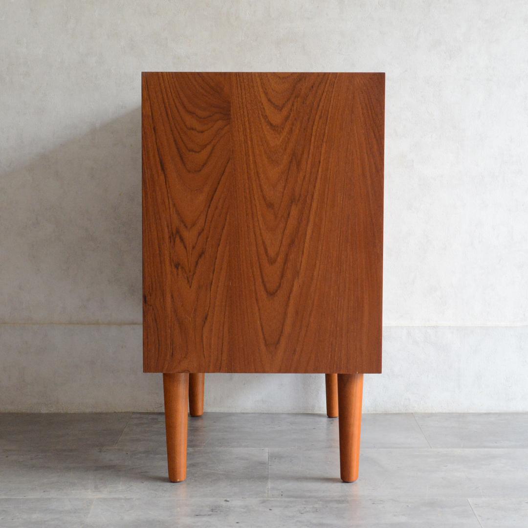 Okinawa　デンマーク チーク４段スモールチェスト 北欧家具 真鍮把手