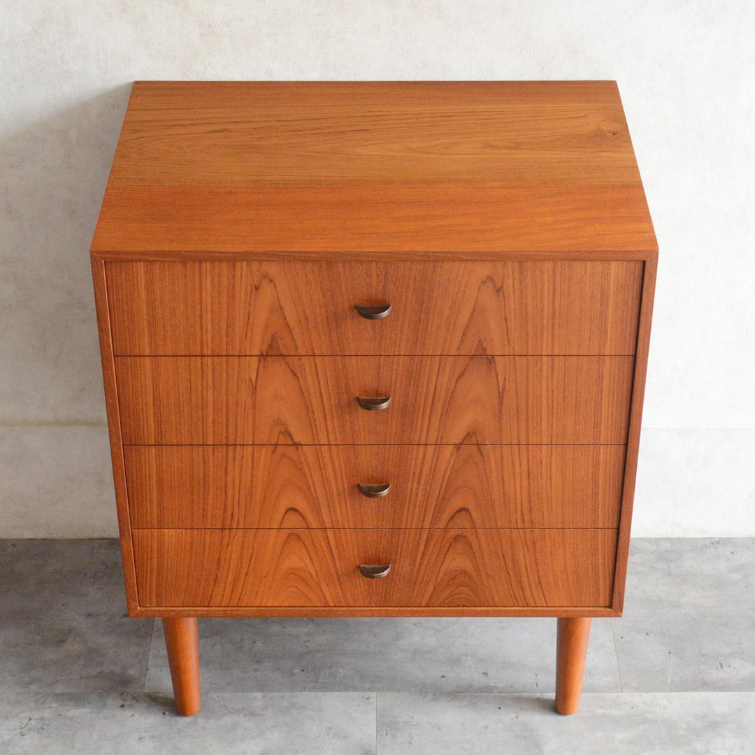 Okinawa　デンマーク チーク４段スモールチェスト 北欧家具 真鍮把手