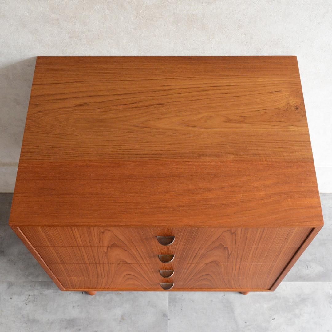 Okinawa　デンマーク チーク４段スモールチェスト 北欧家具 真鍮把手