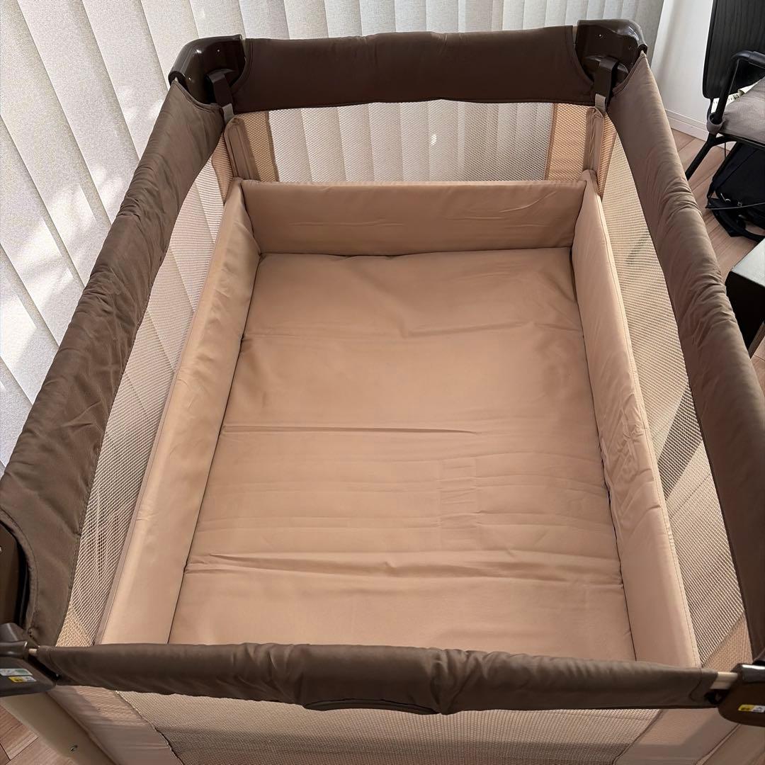 Apricaココネル折りたたみメッシュベビーベッド ブラウン