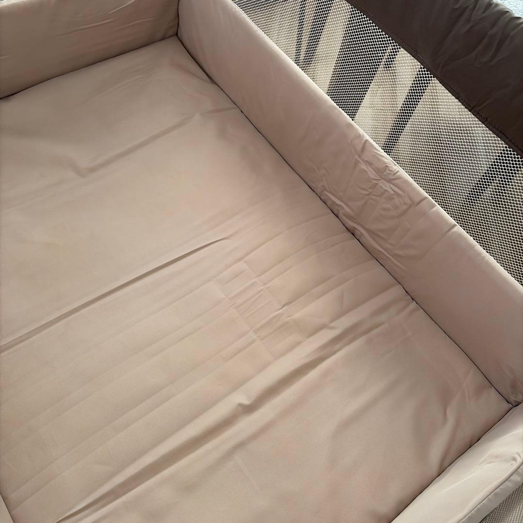 Apricaココネル折りたたみメッシュベビーベッド ブラウン