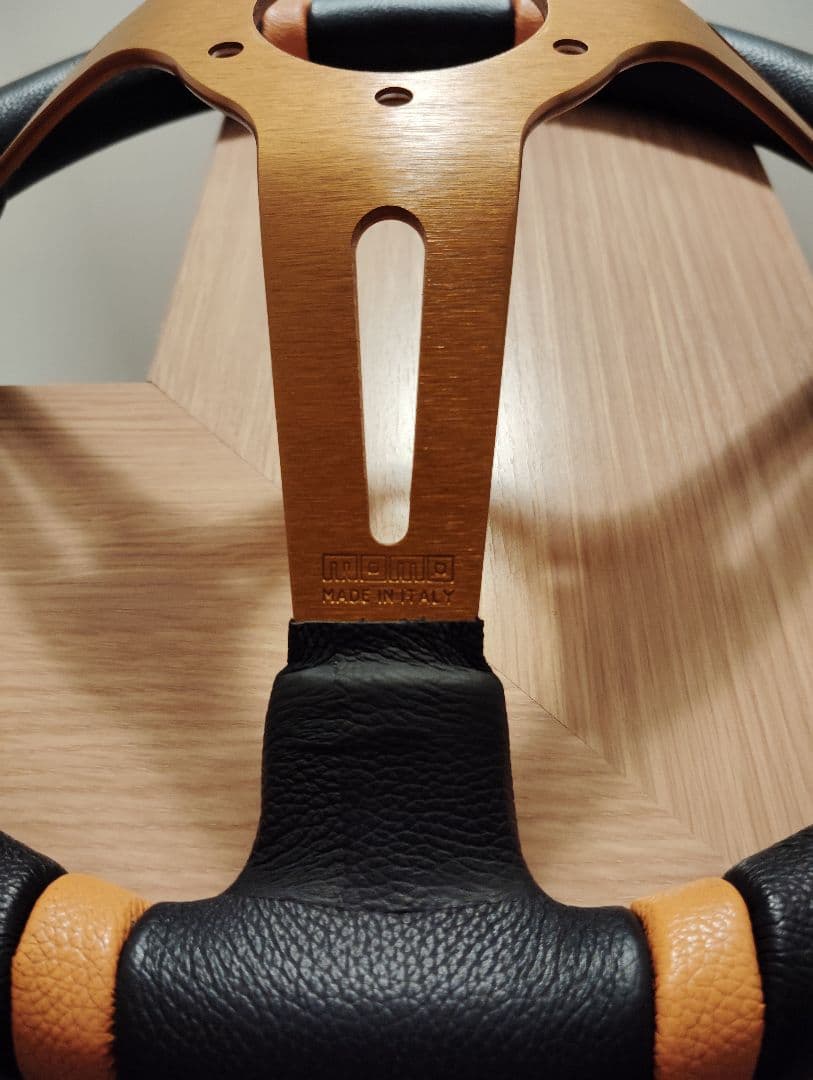 momo DRIFTING ステアリングホイール 　35π