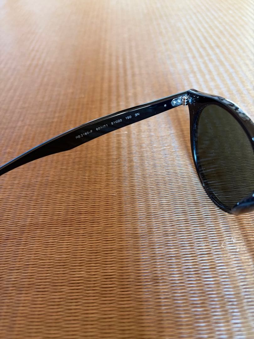 レイバン　ラウンド型サングラス　RB2180F　ブラック