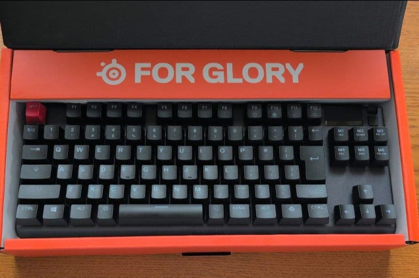 SteelSeries Apex Pro メカニカルキーボード