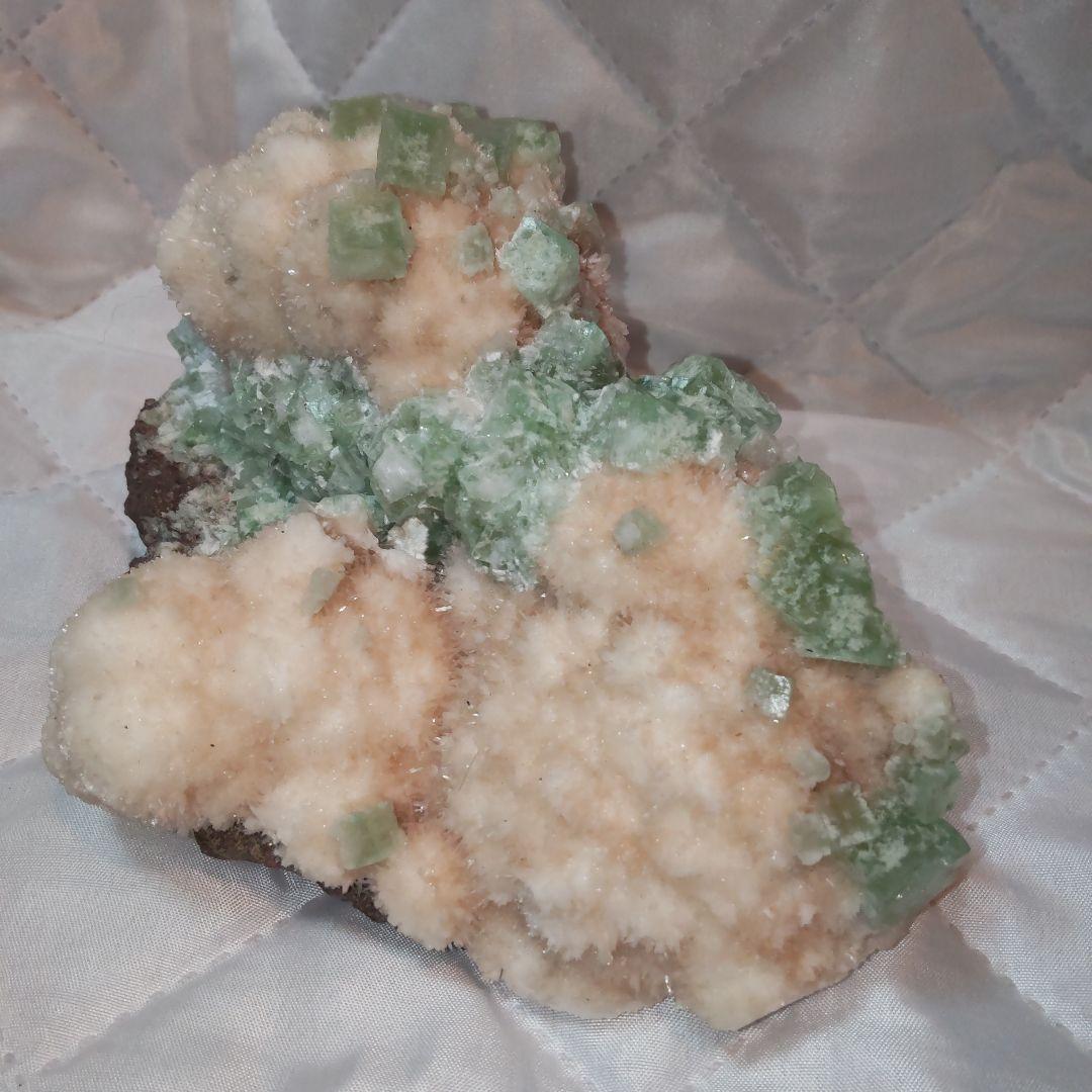 Borders様激レアアポフィライト約１キロ緑と白コントラストスーパービューティ