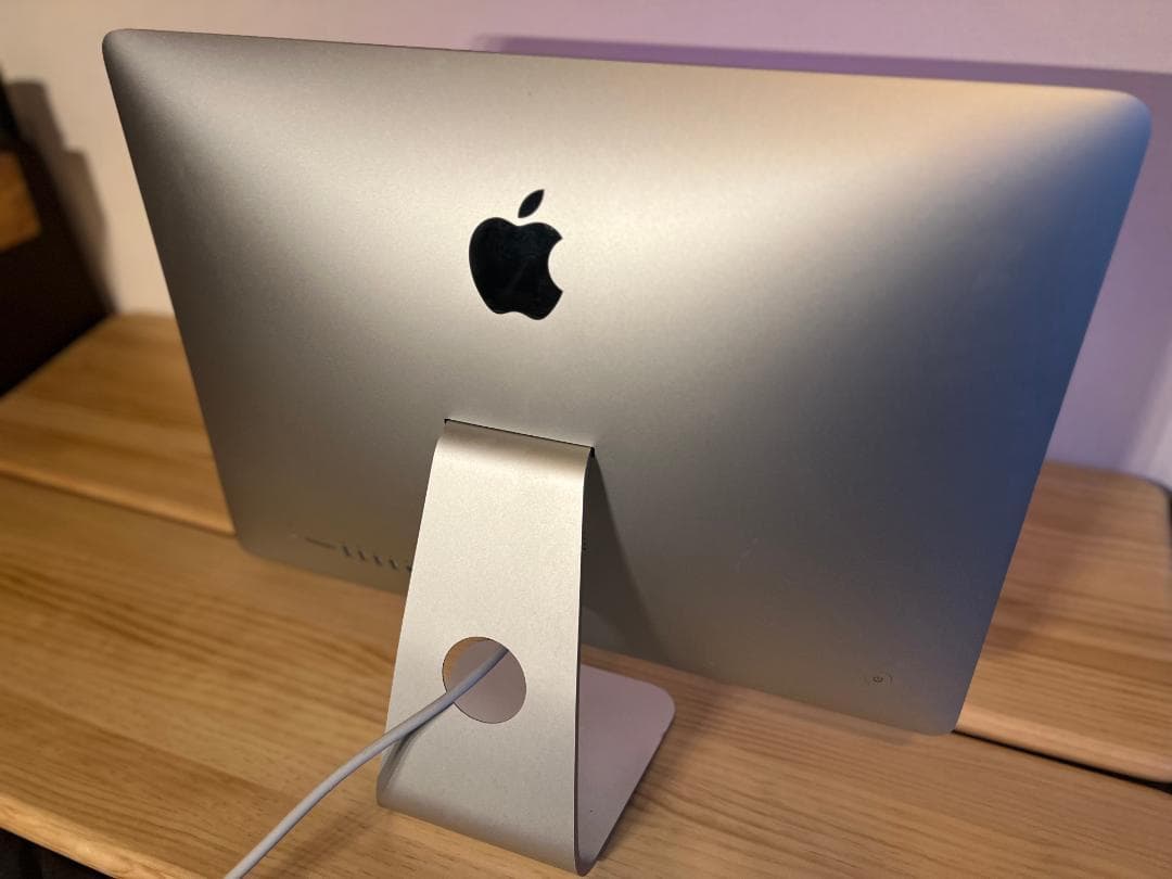 【8ヶ月使用品】iMac 21.5インチ Core i5-5575R/8GB