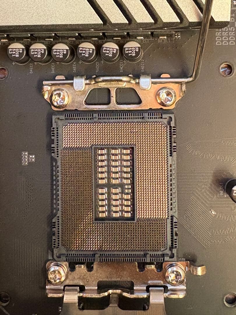 GIGABYTE Z690 AORUS ELITE AX マザーボード　ジャンク