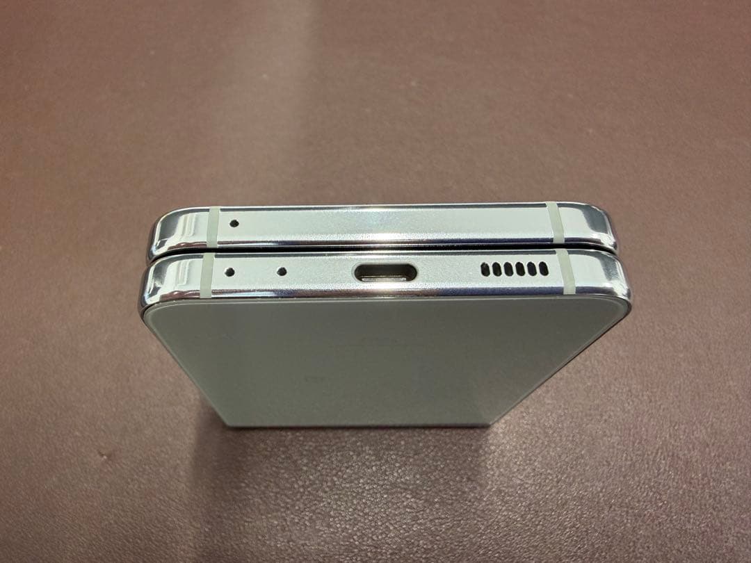 【美品】Samsung Galaxy Z Flip5 本体