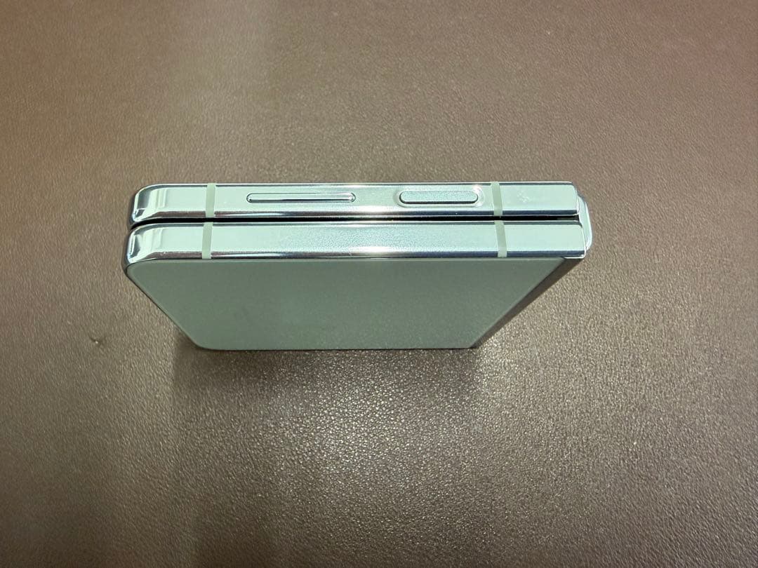 【美品】Samsung Galaxy Z Flip5 本体