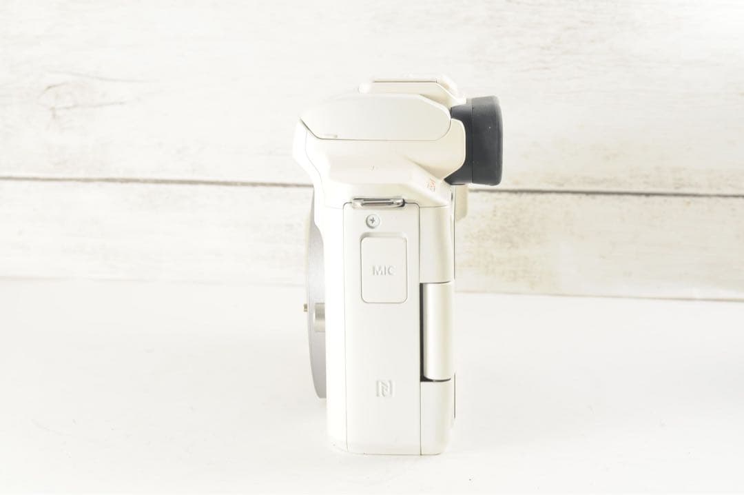 ❤️人気ホワイト❤️Wi-Fi &自撮り❤️Canon kiss M