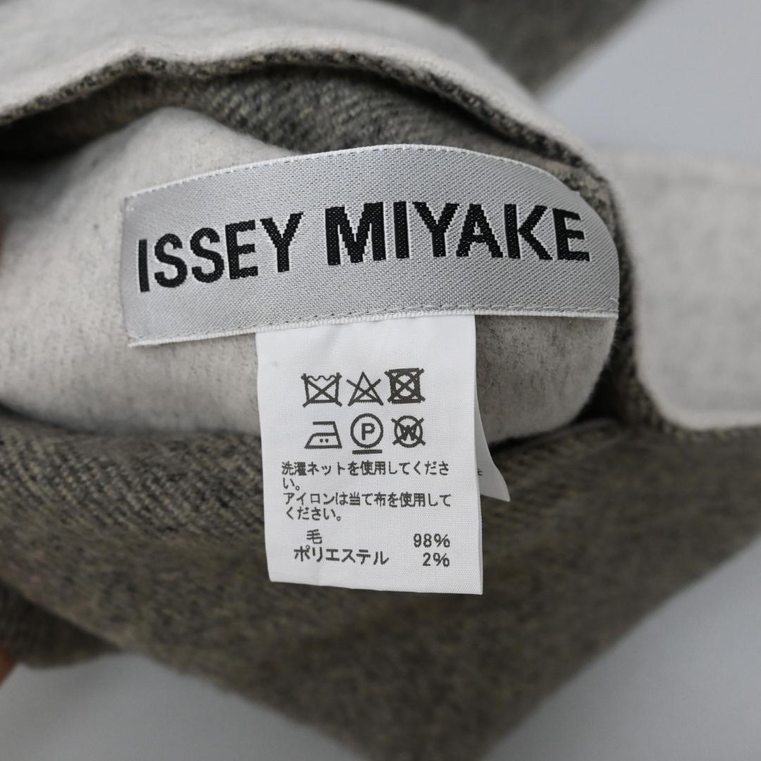 47945★年 イッセイミヤケ ポンチョコート マフラー付き グレー