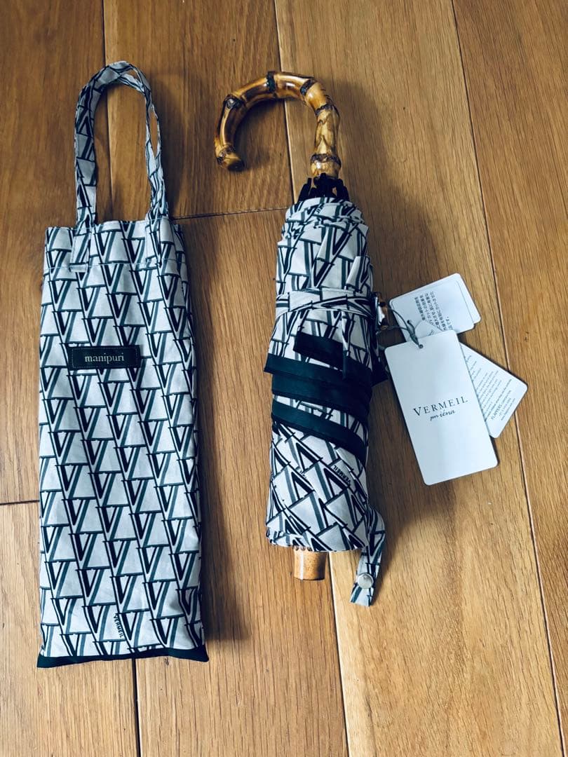 VERMEIL par ienaモノグラムロゴで仕立てた別注折りたたみ傘晴雨兼用