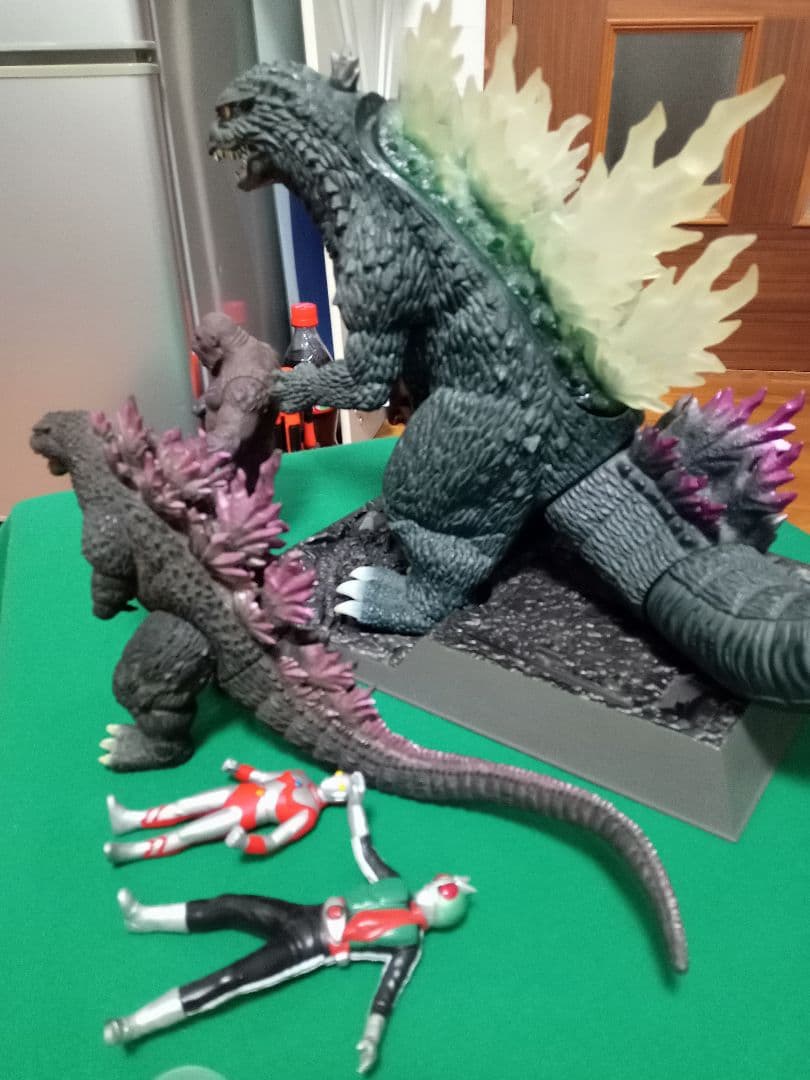 ゴジラ2体・キングコング・ウルトラマン、仮面ライダー フィギュアセット美品