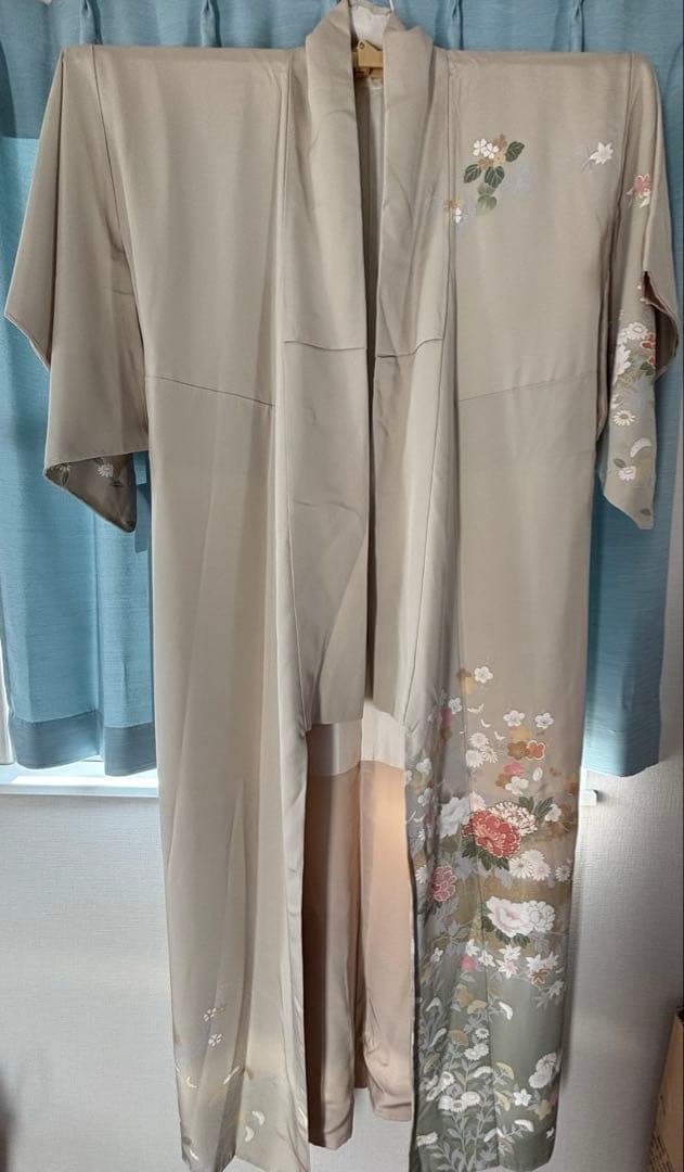 美品　訪問着　ベージュ　草花　卒業式　入学式　七五三　お宮参り　金糸