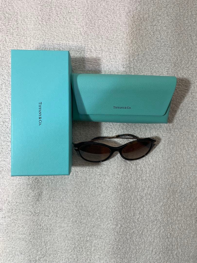 Tiffany & Co. オーバーサイズサングラス