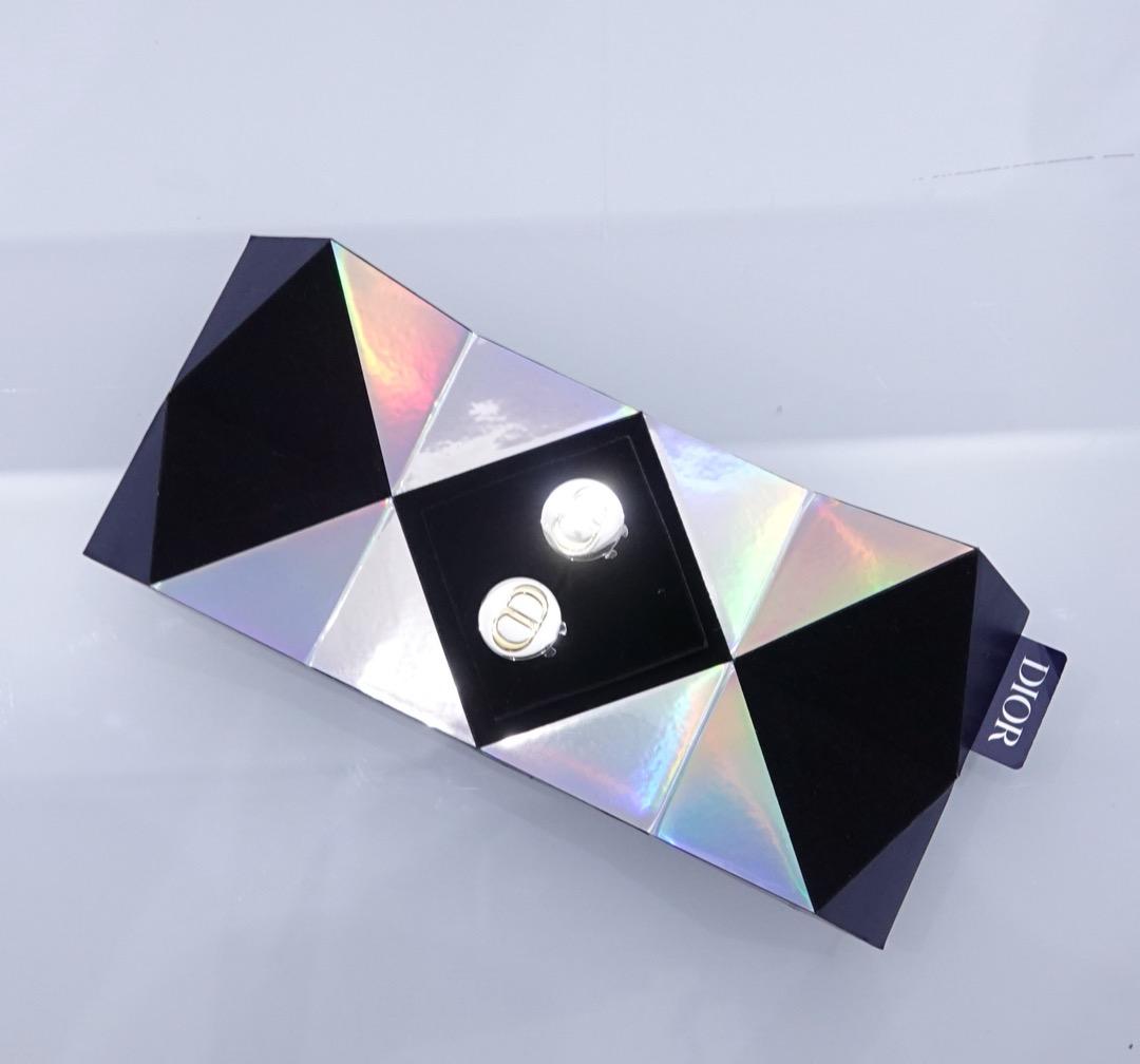 【ディオール】CD ボタンカバー