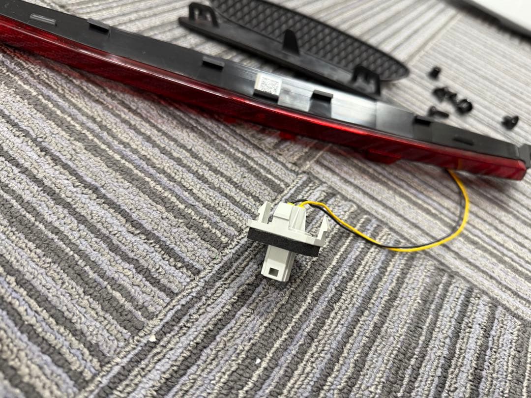 メルセデスベンツ　A45 リアウィング　ブレーキライト付き