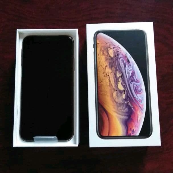 I.K　　iPhone Xs Gold 64GB