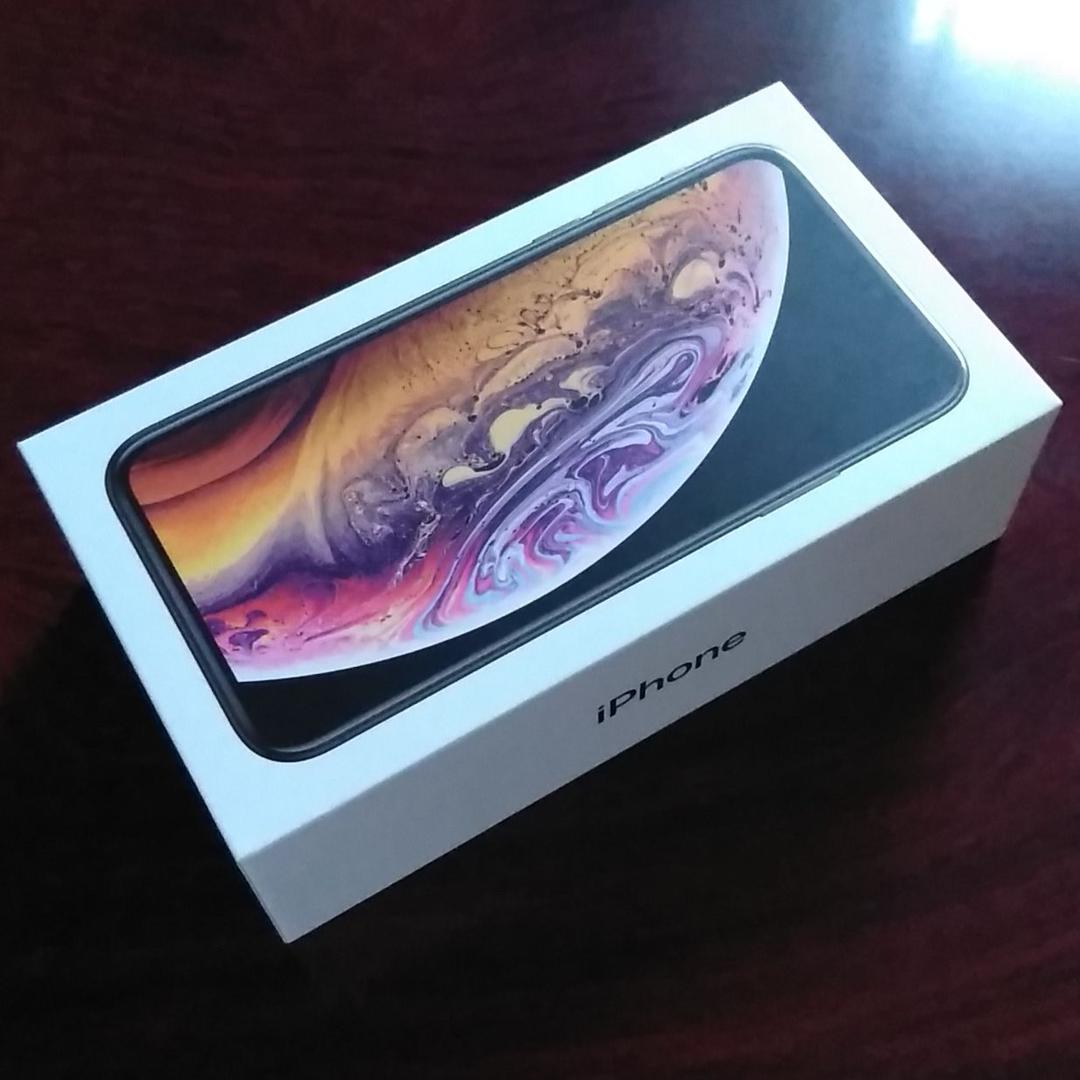 I.K　　iPhone Xs Gold 64GB