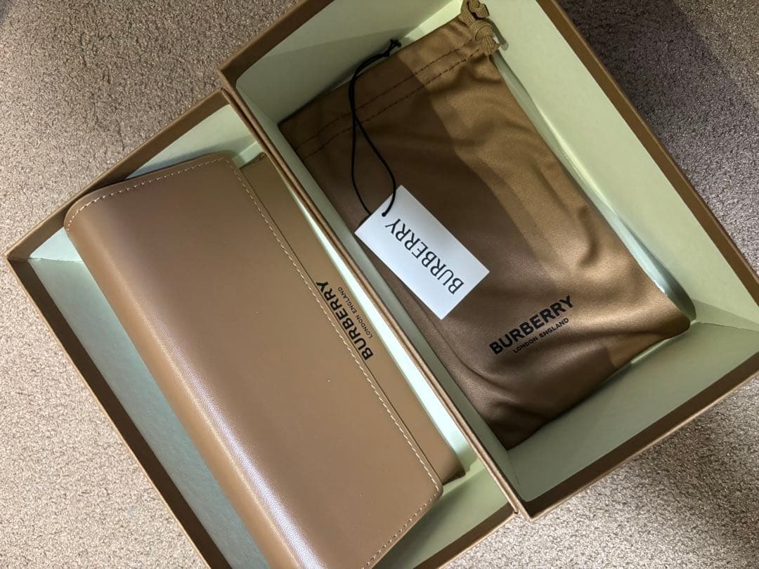 【ほぼ未使用・値下げ中】 BURBERRY サングラス