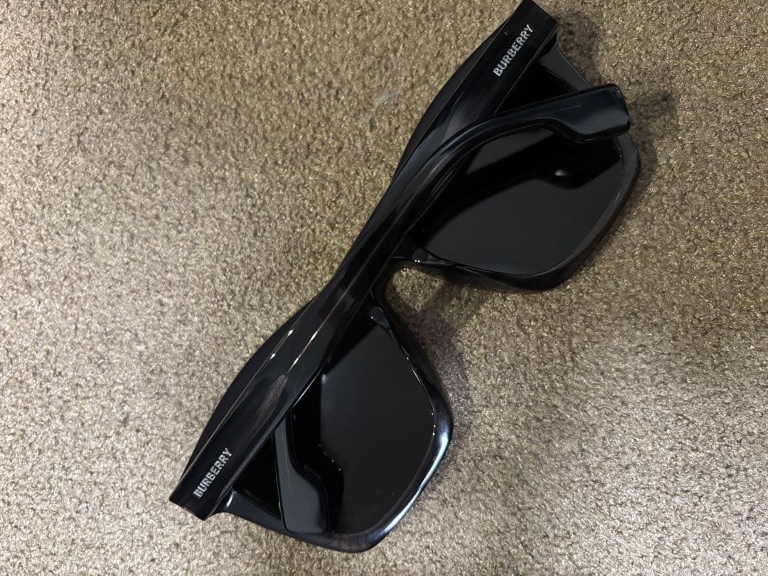 【ほぼ未使用・値下げ中】 BURBERRY サングラス