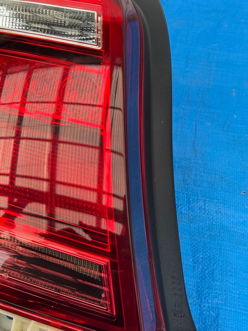 カローラアクシオ NZE161 左テールライト