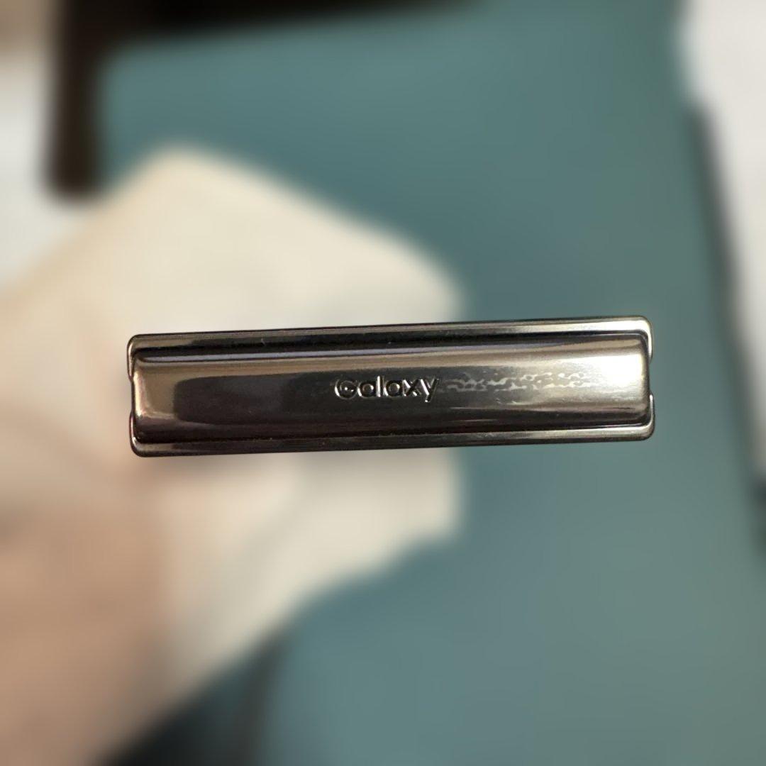 Galaxy Z Flip4 グラファイト