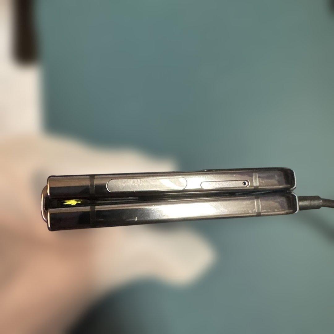 Galaxy Z Flip4 グラファイト