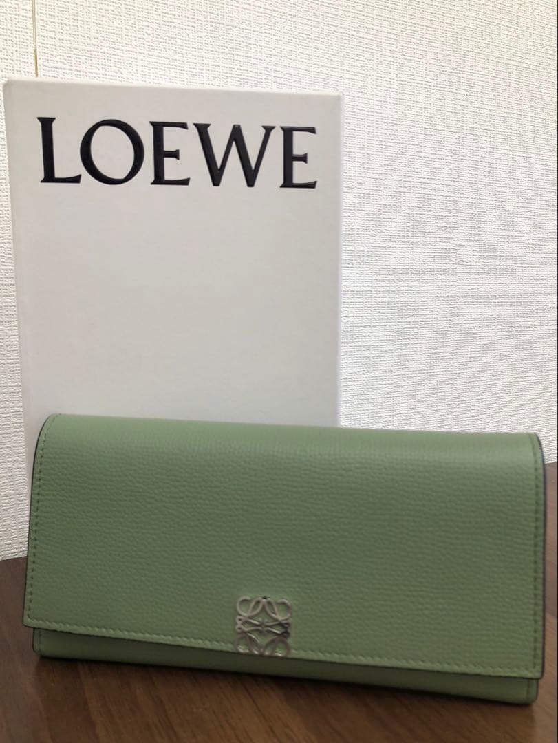 LOEWE グリーン レザー 長財布