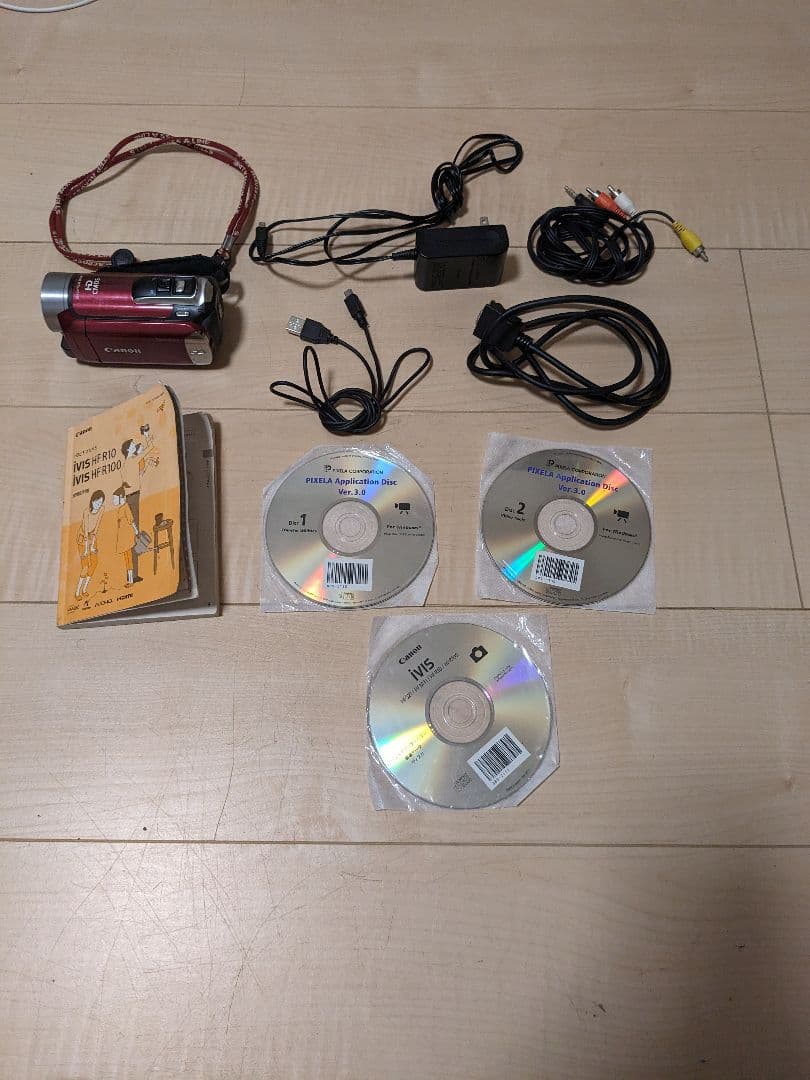 Canon　ビデオカメラ　 iVIS HFR10