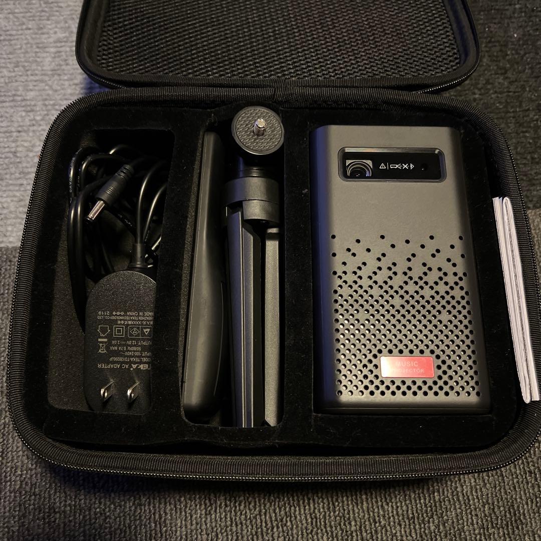 プロジェクター　C900