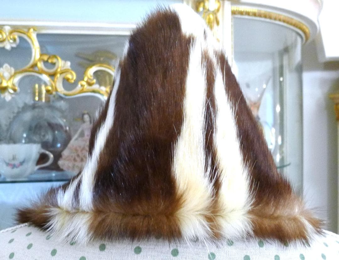 【FENDI】ブラウン＆ホワイト ウィーゼルFURスヌード未使用新品（専用箱付）