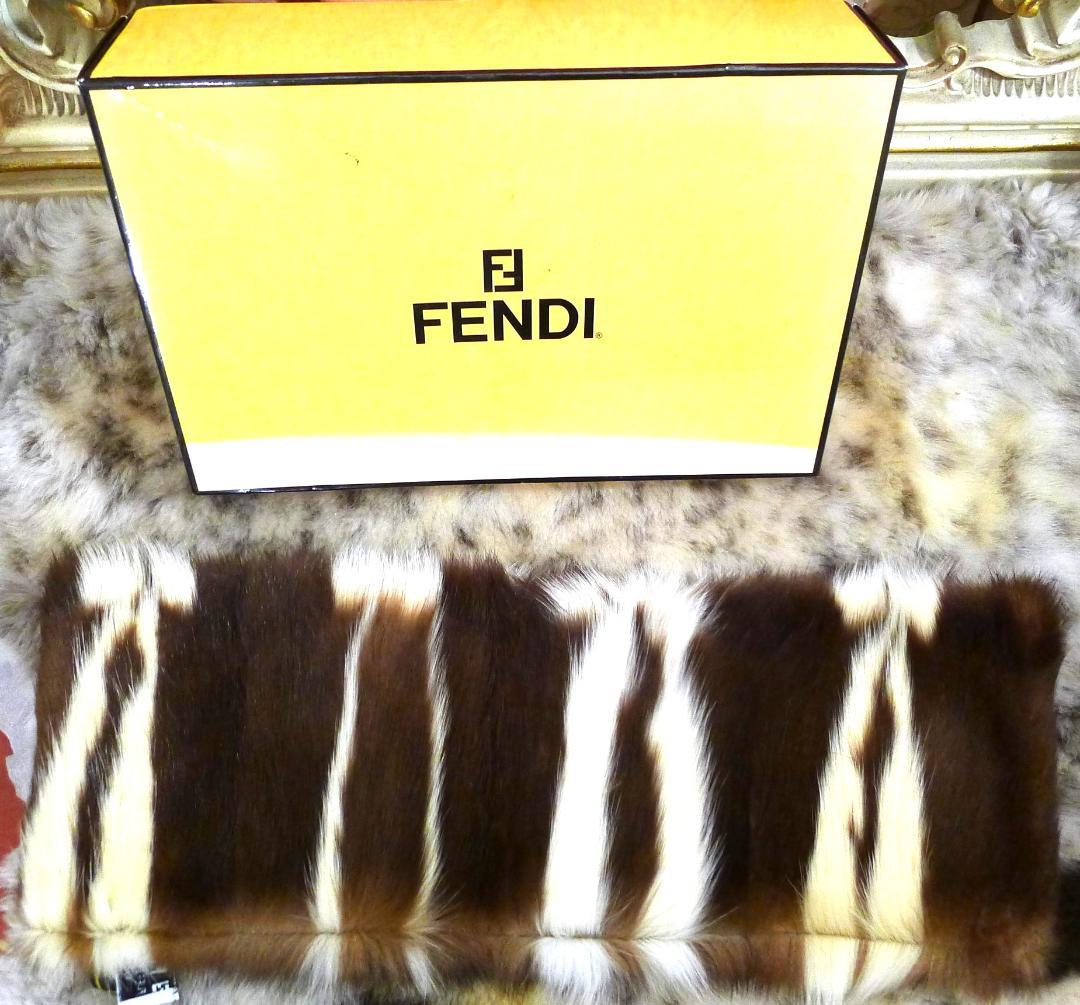 【FENDI】ブラウン＆ホワイト ウィーゼルFURスヌード未使用新品（専用箱付）