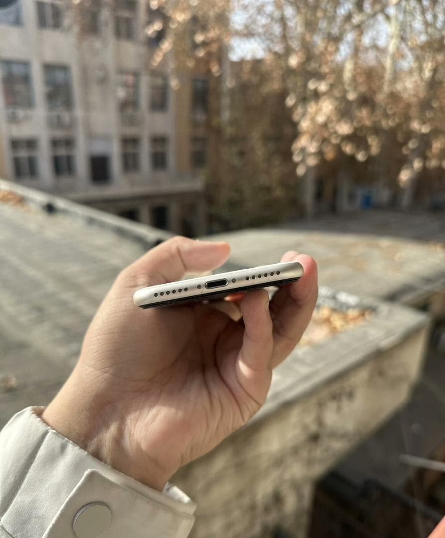 年末特価｜超美品 iPhone SE3 256GB 白色 SIMフリー