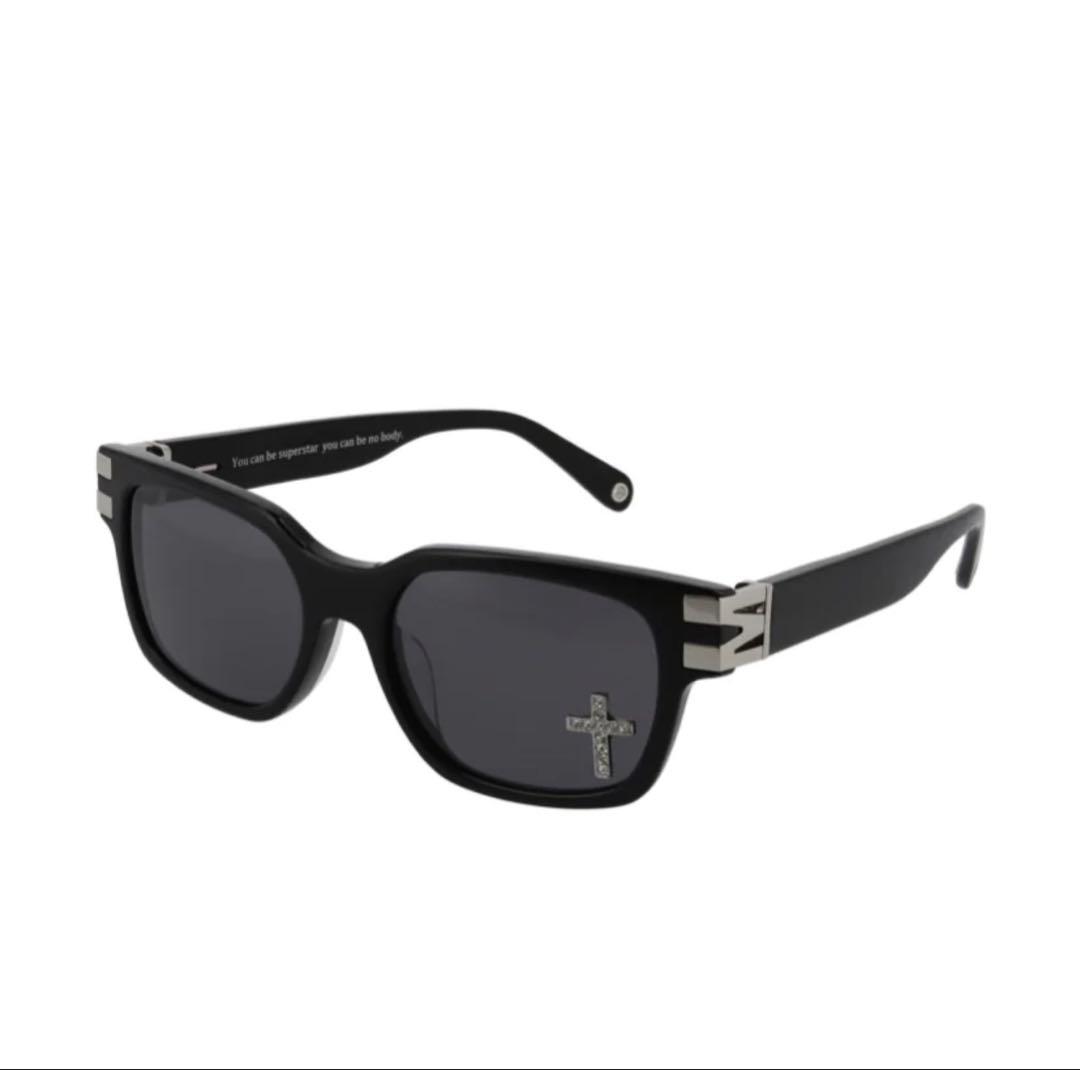 moseyec T-Pablow 武道館　着用サングラス