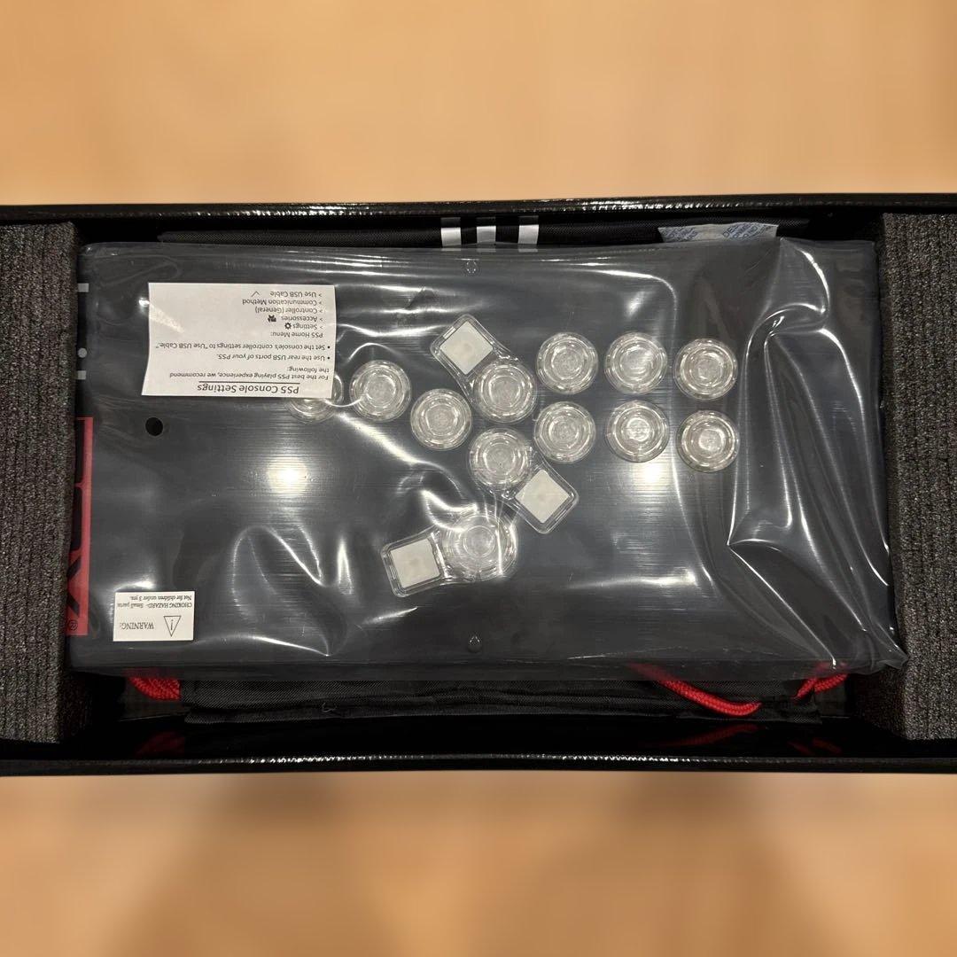 PC用ゲームコントローラー・コンバーター hitBOX ULTRA