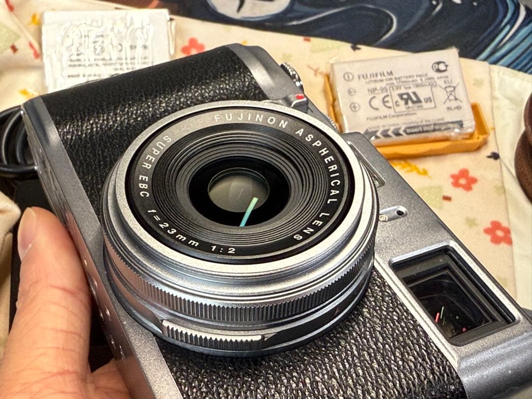 Fujifilm X100S 付属品一部あり　動作確認済み