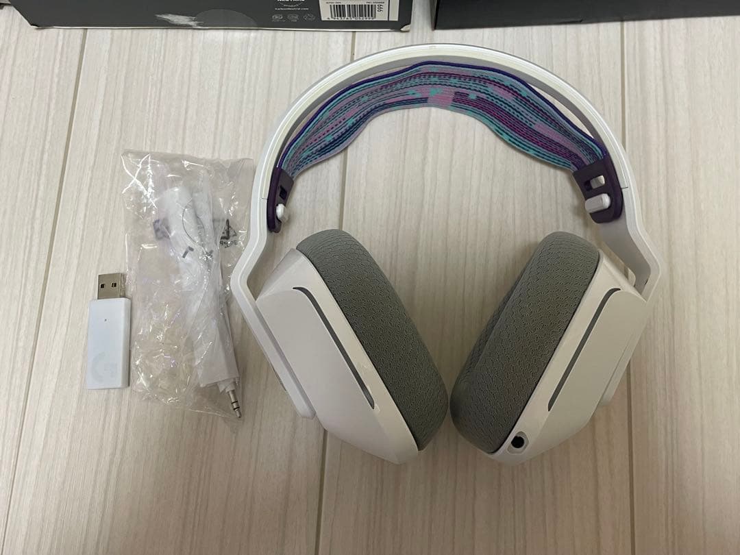 ヘッドホン Razer Base Station V2 Chroma & G733