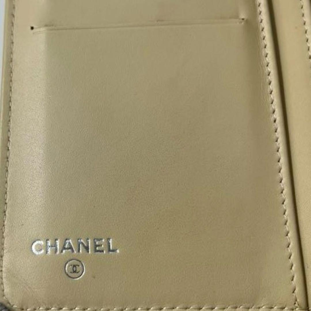 CHANEL シャネル　キャビアスキン　マトラッセ　二つ折り　財布　シール　G