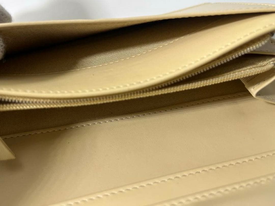 CHANEL シャネル　キャビアスキン　マトラッセ　二つ折り　財布　シール　G