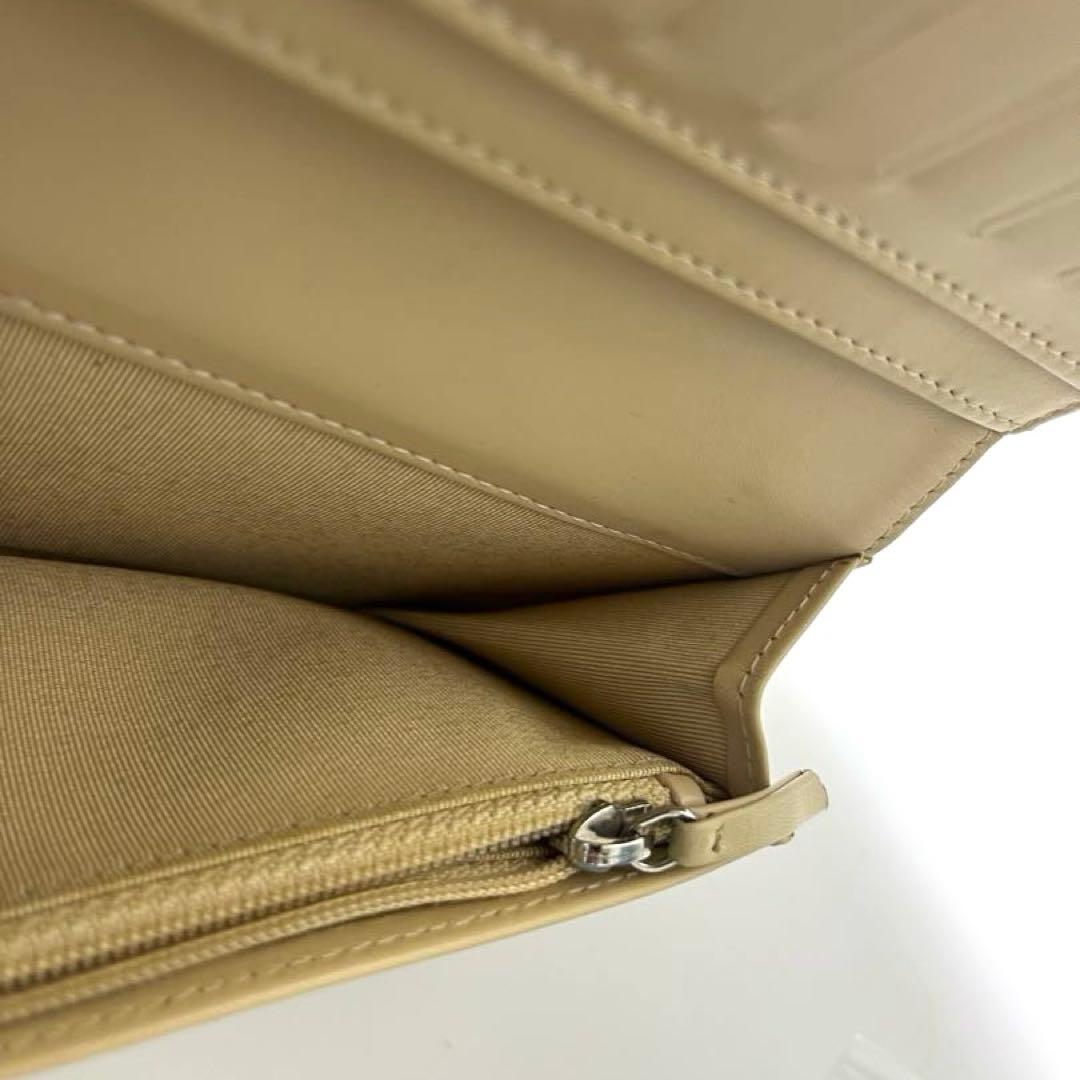 CHANEL シャネル　キャビアスキン　マトラッセ　二つ折り　財布　シール　G